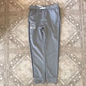 Boys Under Armor joggers size medium.